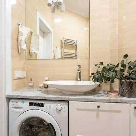 Wyzwolenia , Lazienki Park & Zbawiciela Sq. 2'