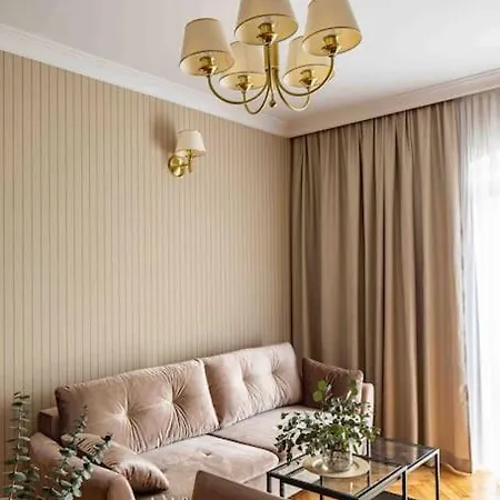 Wyzwolenia , Lazienki Park & Zbawiciela Sq. 2' Apartmán Varšava