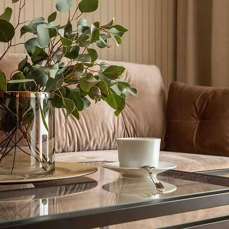 Apartmán Wyzwolenia , Lazienki Park & Zbawiciela Sq. 2' Varšava