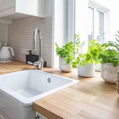 Wyzwolenia , Lazienki Park & Zbawiciela Sq. 2' * Varšava