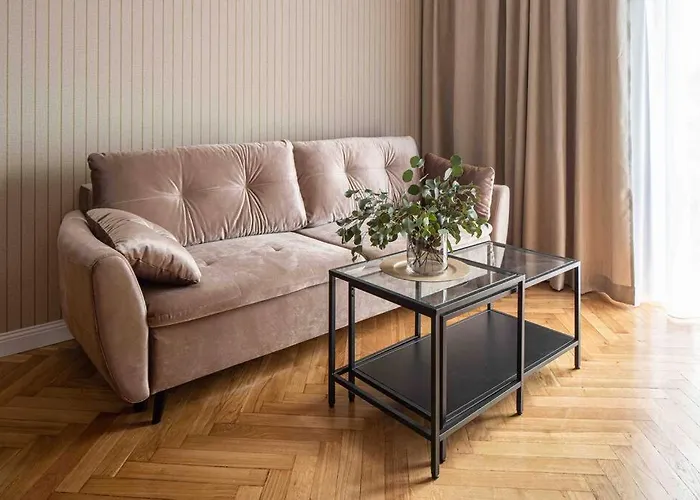 Wyzwolenia , Lazienki Park & Zbawiciela Sq. 2' Appartamento