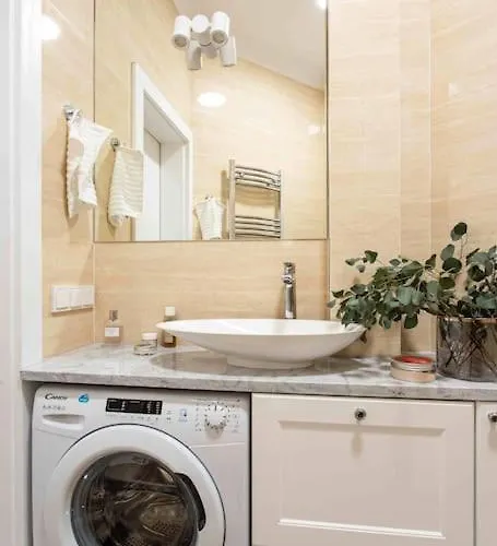 Wyzwolenia , Lazienki Park & Zbawiciela Sq. 2'