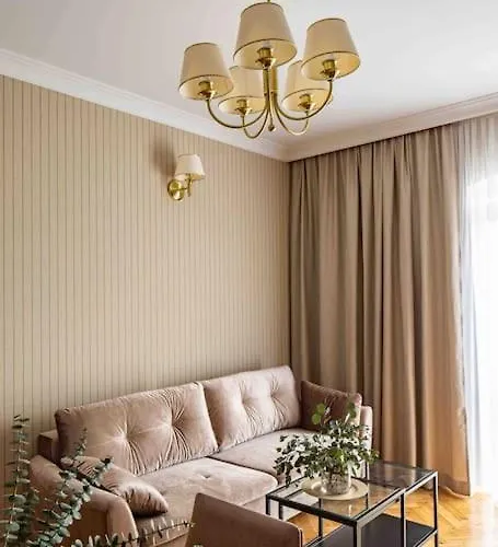 Wyzwolenia , Lazienki Park & Zbawiciela Sq. 2' Appartamento Varsavia