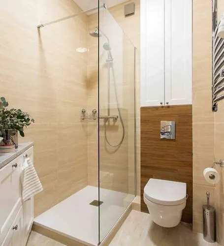 Wyzwolenia , Lazienki Park & Zbawiciela Sq. 2' Varsavia