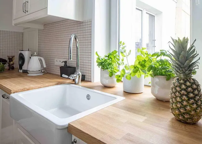 Wyzwolenia , Lazienki Park & Zbawiciela Sq. 2' * Varsavia