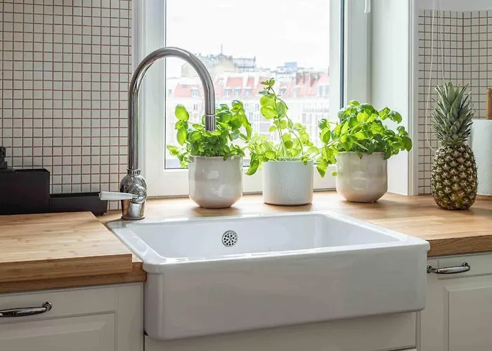 Wyzwolenia , Lazienki Park & Zbawiciela Sq. 2' Appartamento