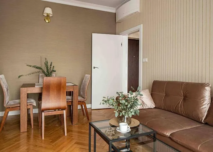 Wyzwolenia , Lazienki Park & Zbawiciela Sq. 2' Varsavia