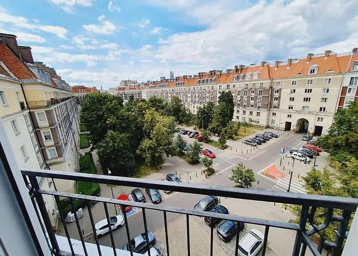 Wyzwolenia , Lazienki Park & Zbawiciela Sq. 2' * Varsavia